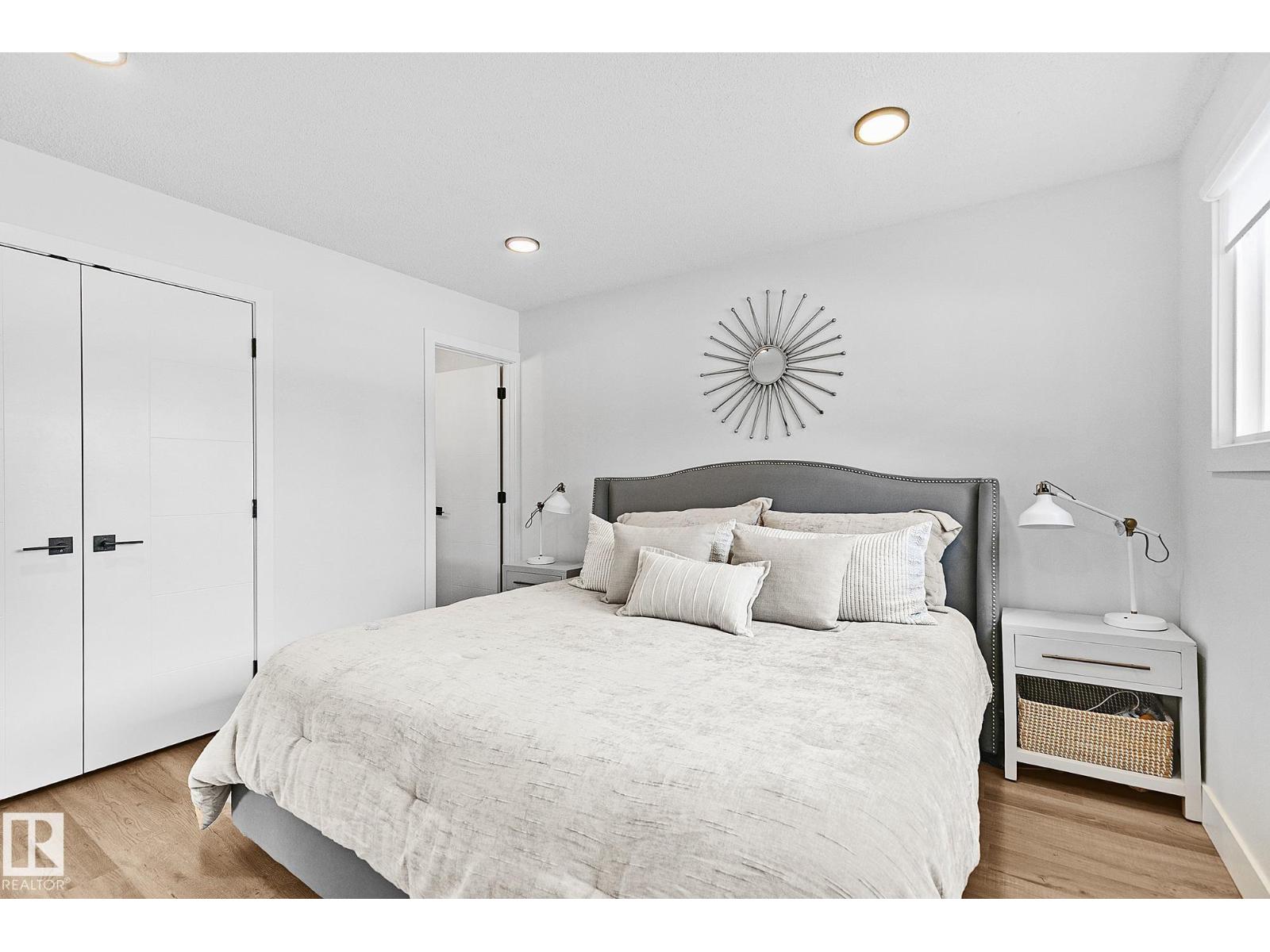 15011 77 AV NW, Edmonton