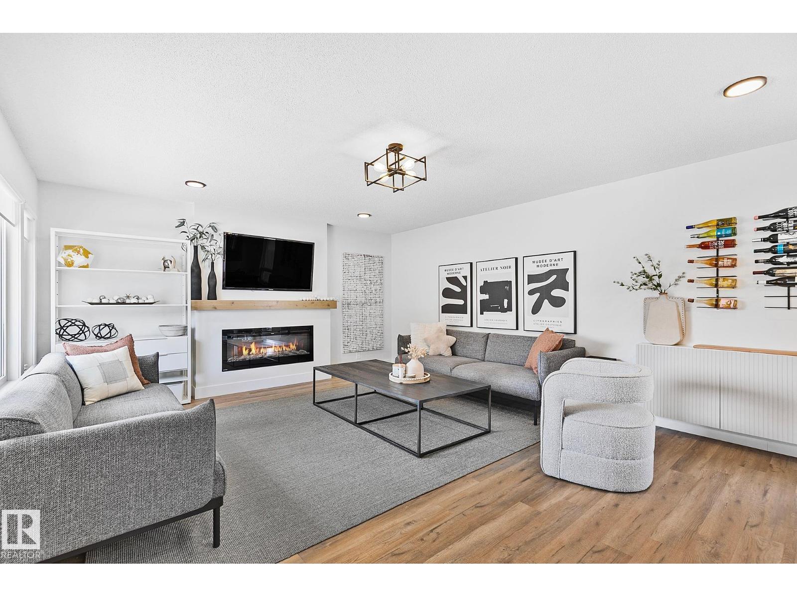15011 77 AV NW, Edmonton