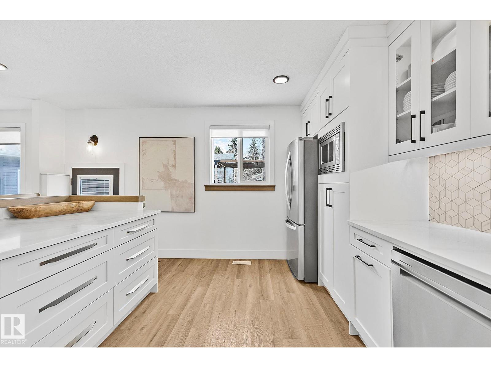 15011 77 AV NW, Edmonton