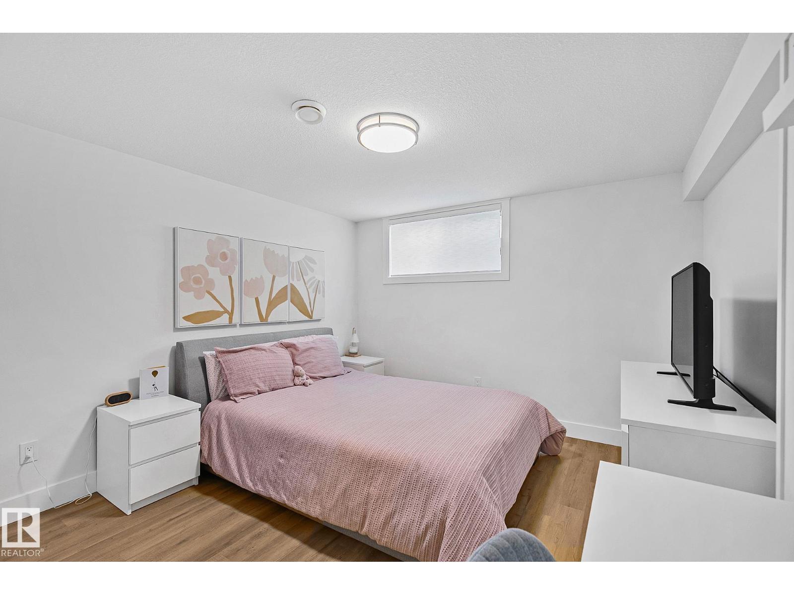 15011 77 AV NW, Edmonton