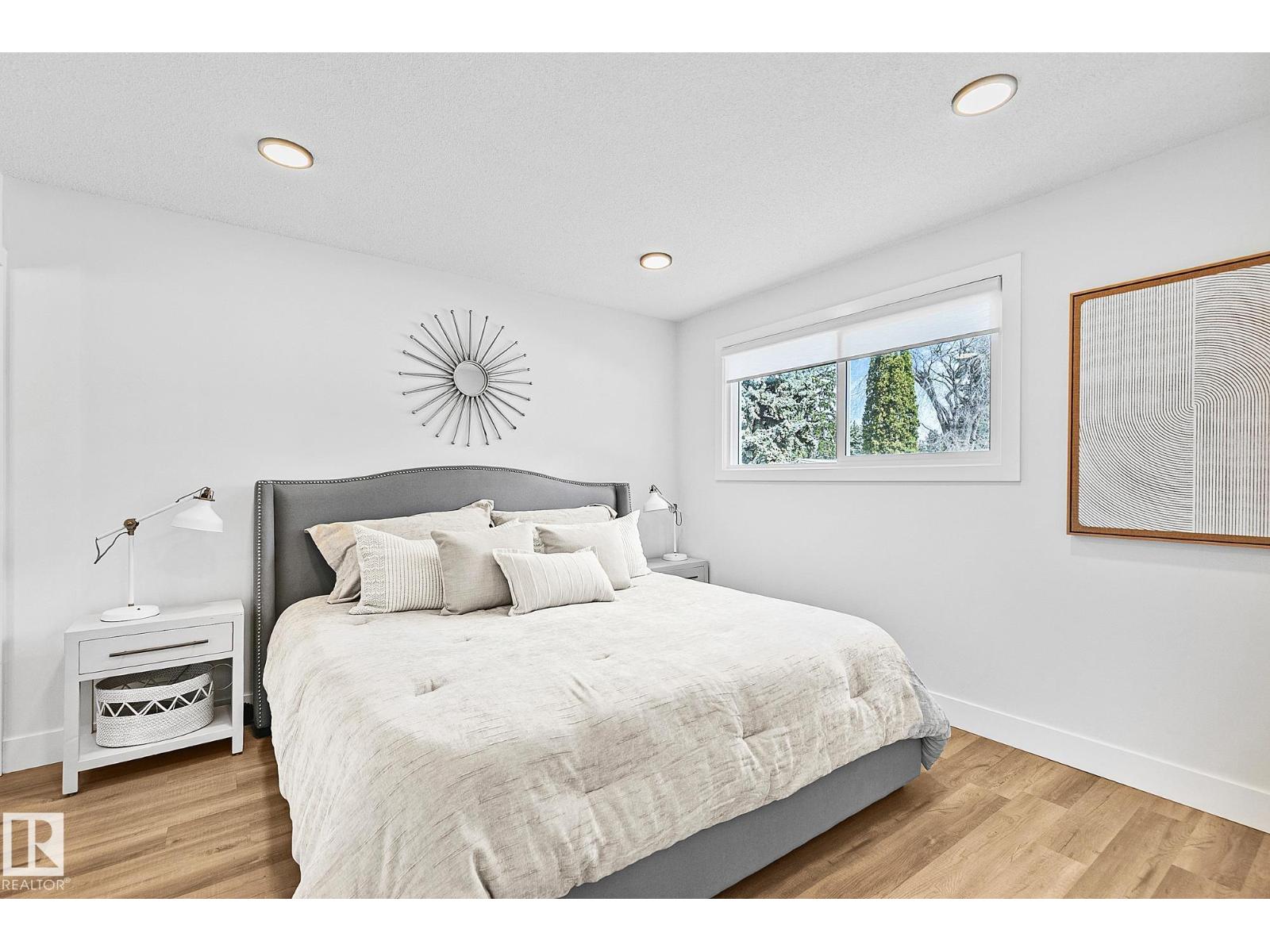 15011 77 AV NW, Edmonton
