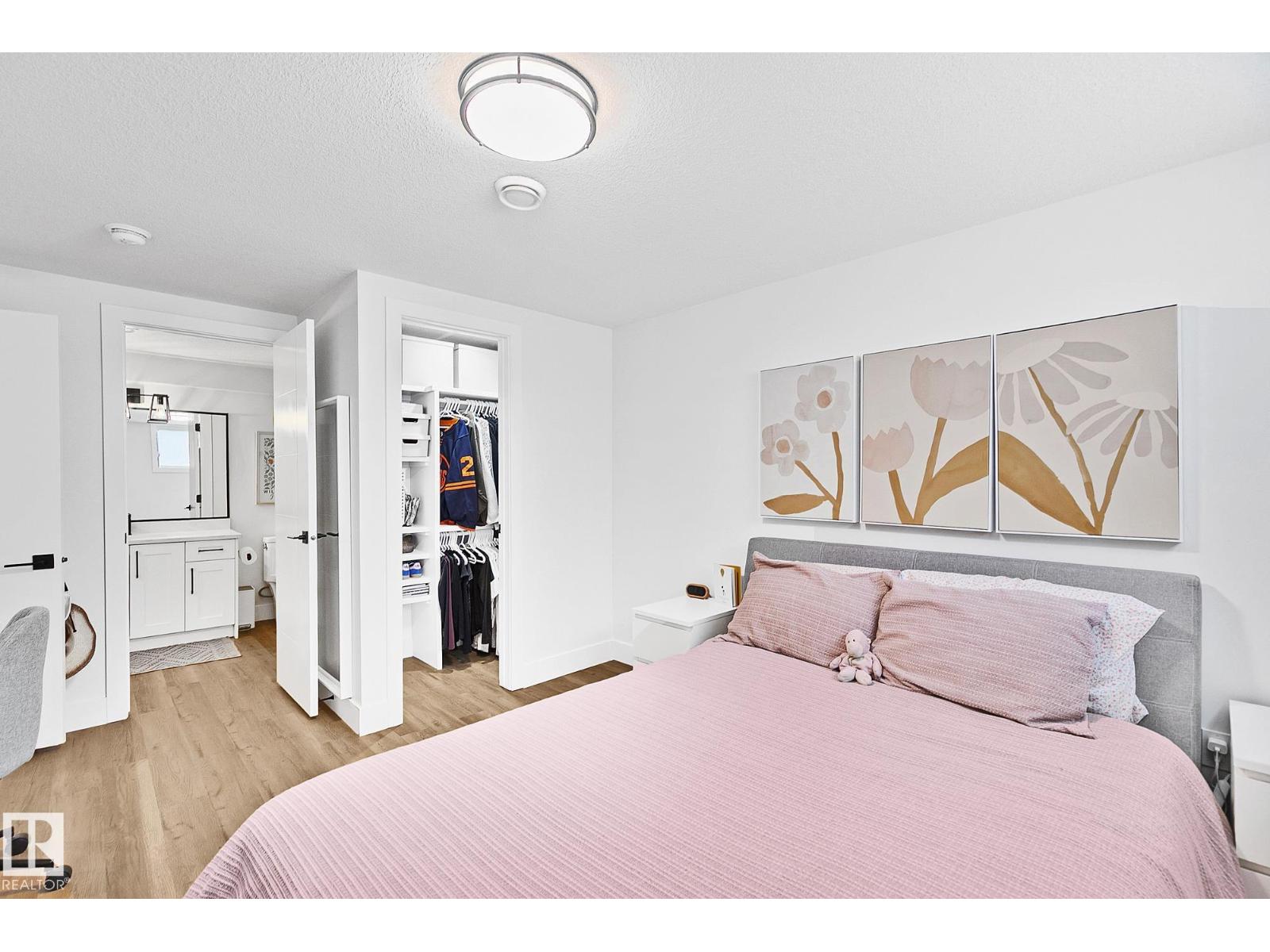 15011 77 AV NW, Edmonton