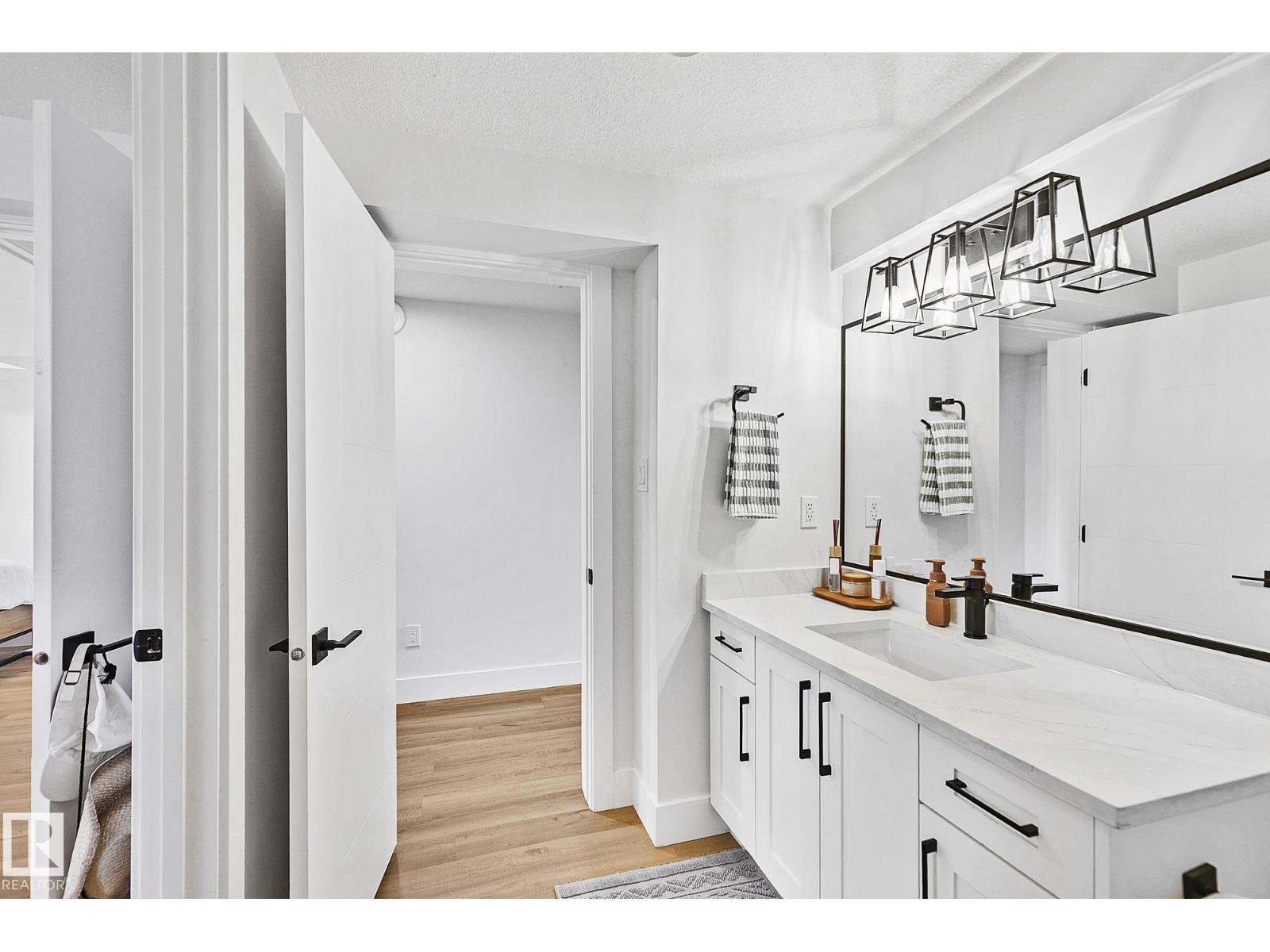 15011 77 AV NW, Edmonton