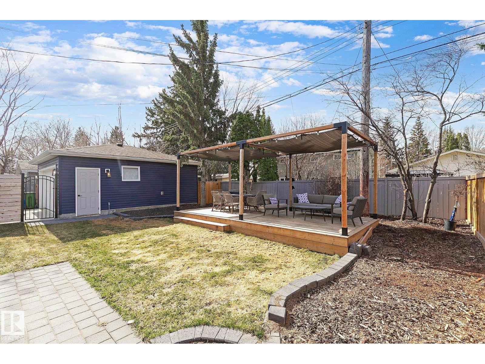 15011 77 AV NW, Edmonton