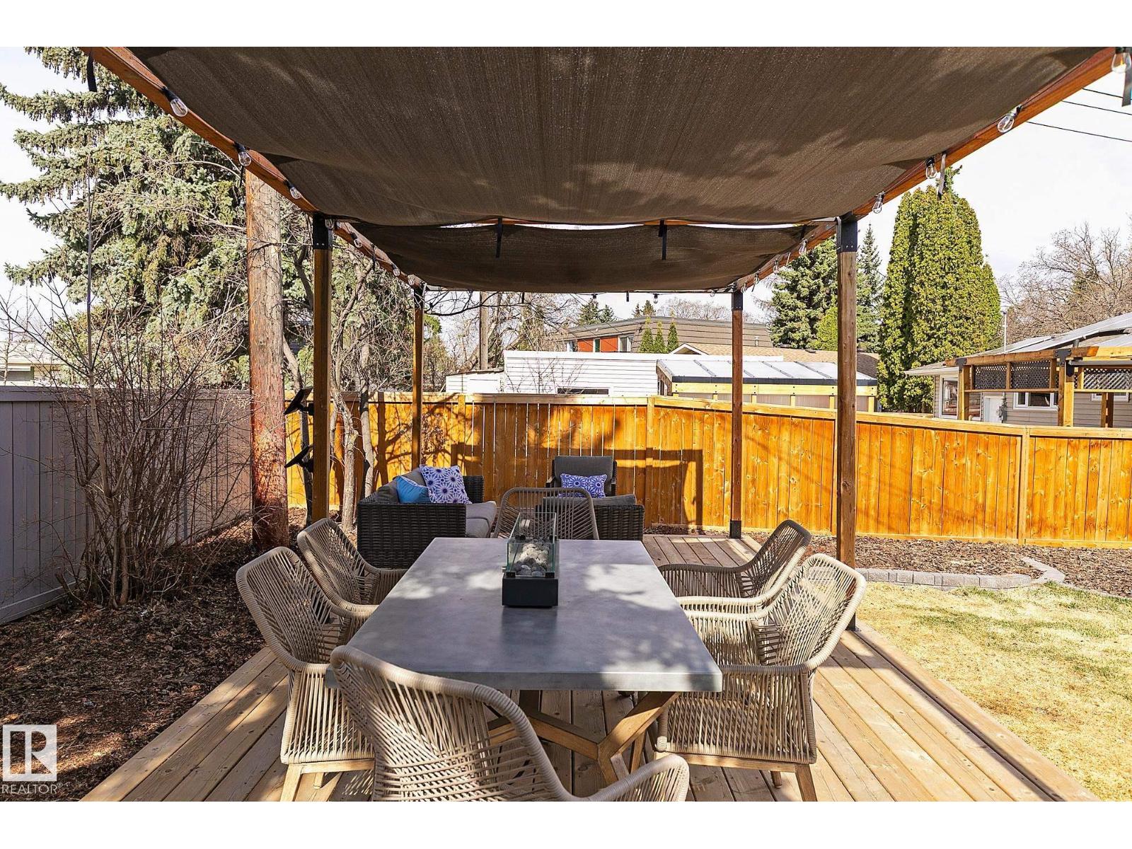 15011 77 AV NW, Edmonton