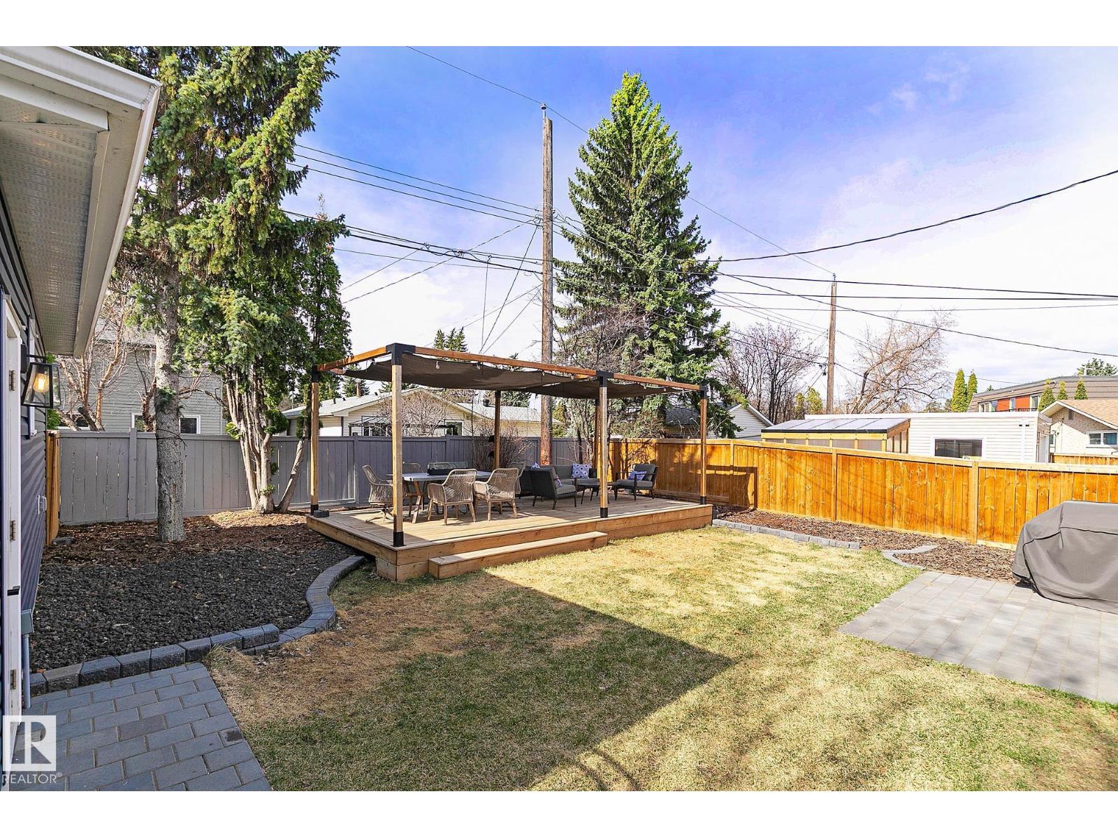 15011 77 AV NW, Edmonton