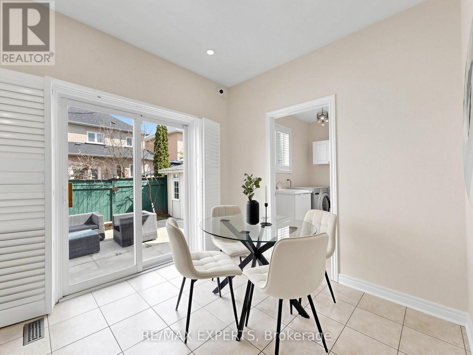 30 JOHNCREST WAY - 14