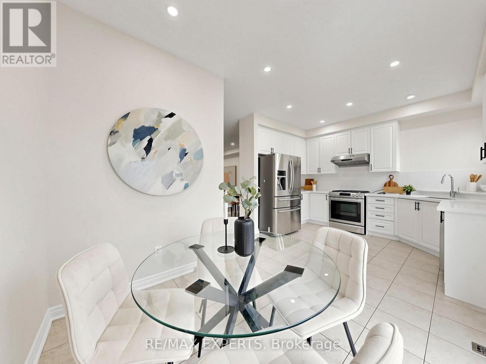 30 JOHNCREST WAY - 15