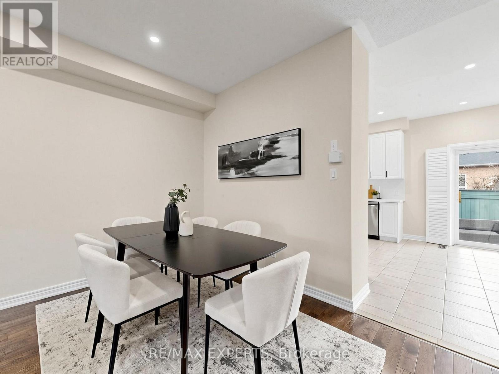 30 JOHNCREST WAY - 7