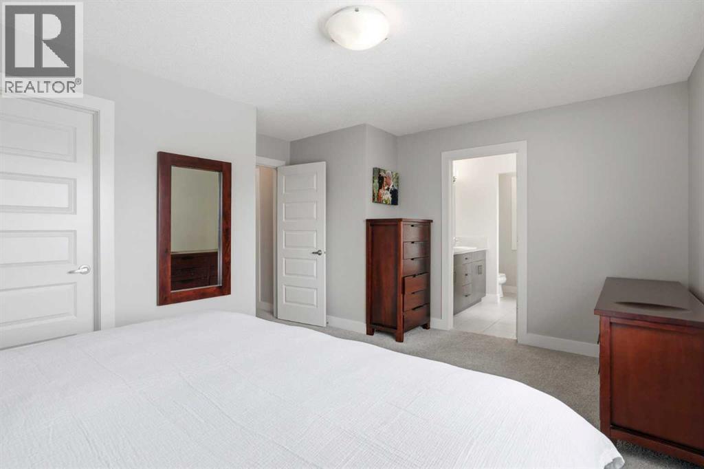 1915 77 Street SW - 24