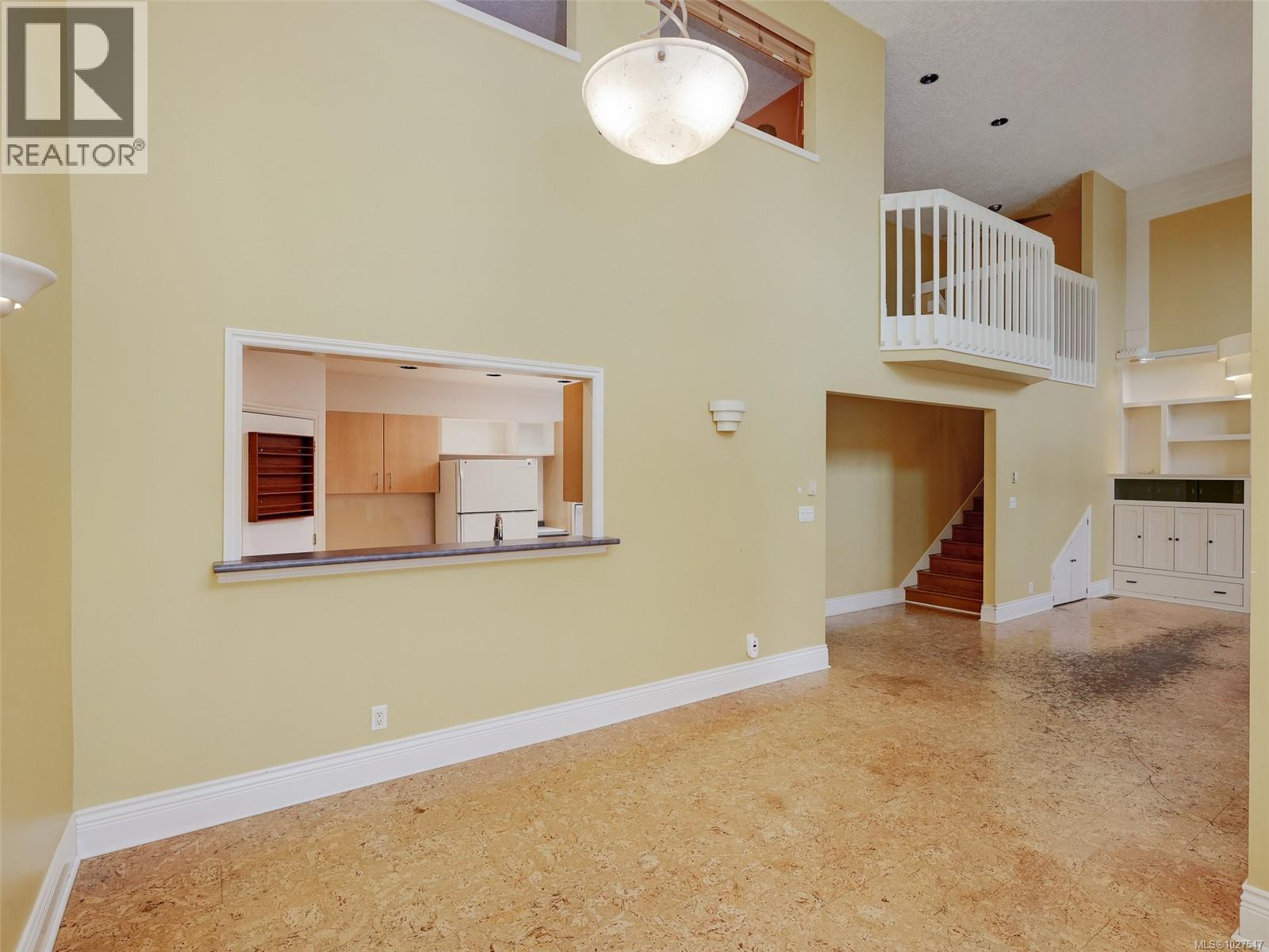 756 Newbury St - 18