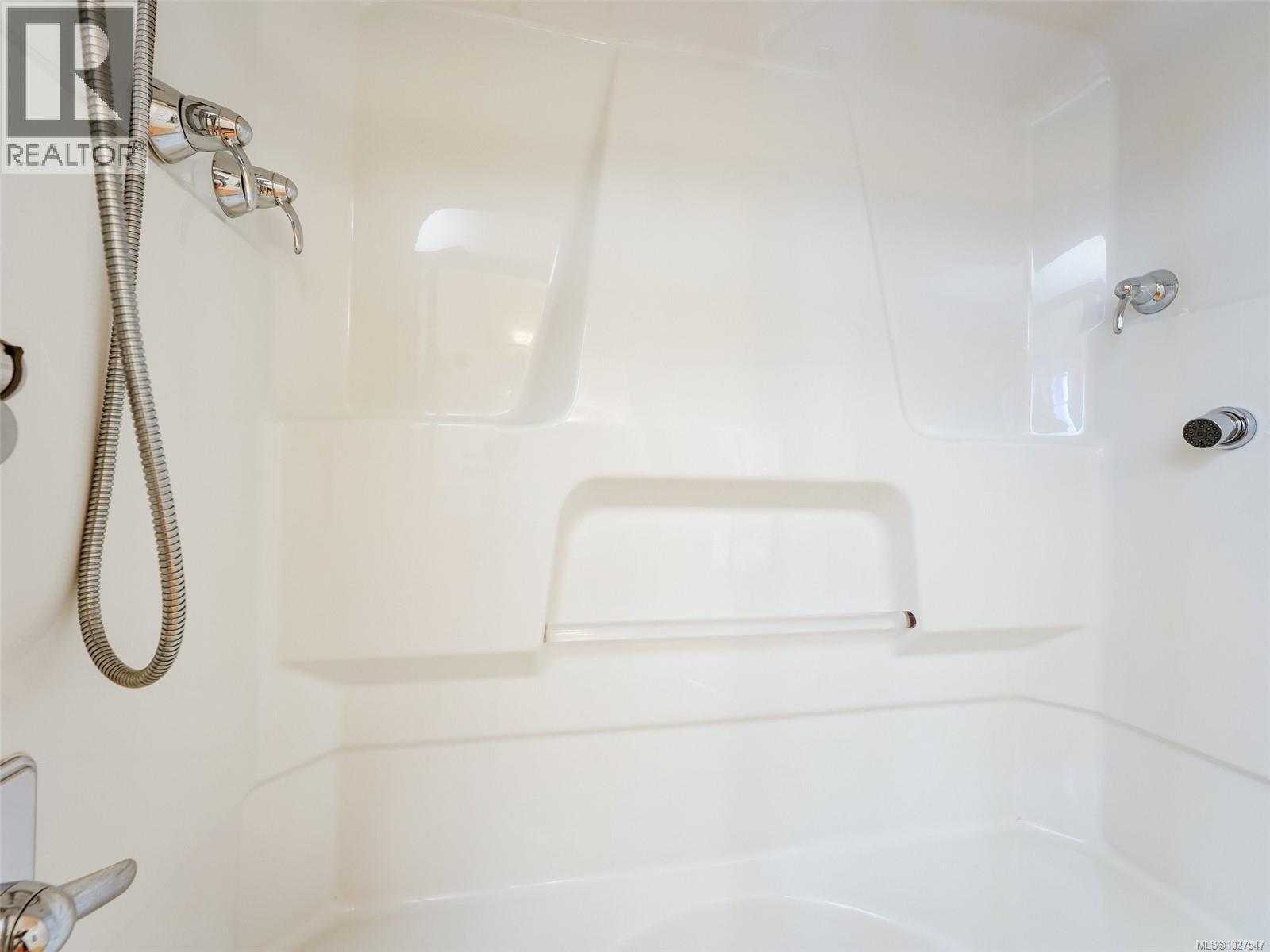 756 Newbury St - 26