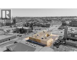 A 100 Fairford Street W, Moose Jaw, SK S6H1V3 Photo 14