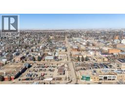 A 100 Fairford Street W, Moose Jaw, SK S6H1V3 Photo 17
