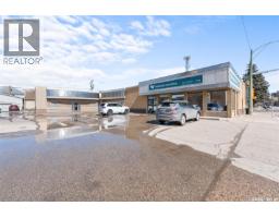 A 100 Fairford Street W, Moose Jaw, SK S6H1V3 Photo 19
