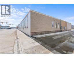 A 100 Fairford Street W, Moose Jaw, SK S6H1V3 Photo 23