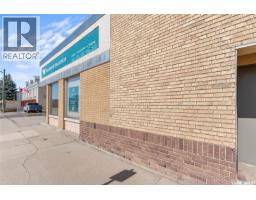 A 100 Fairford Street W, Moose Jaw, SK S6H1V3 Photo 24