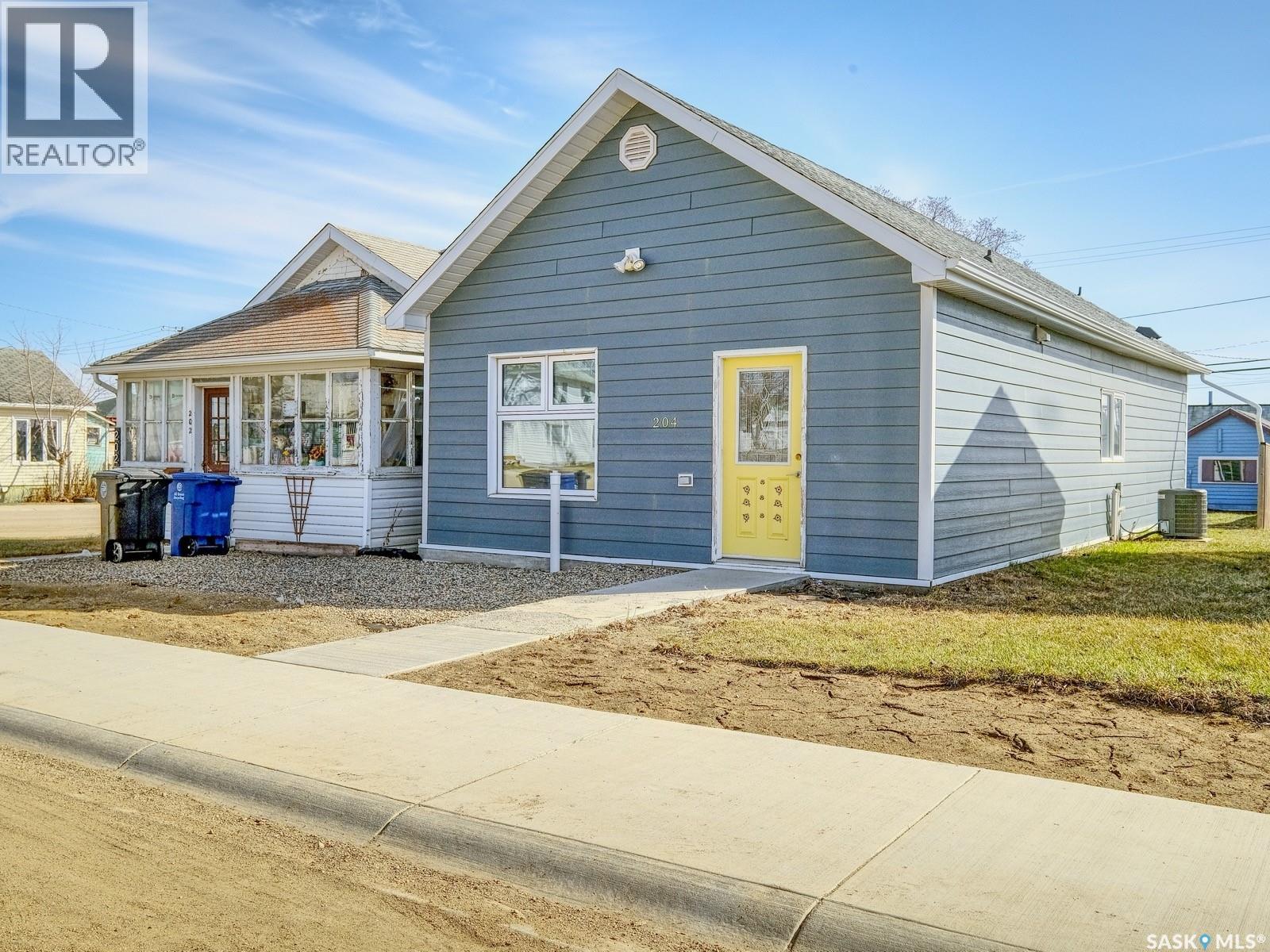204 2nd AVENUE W - 1