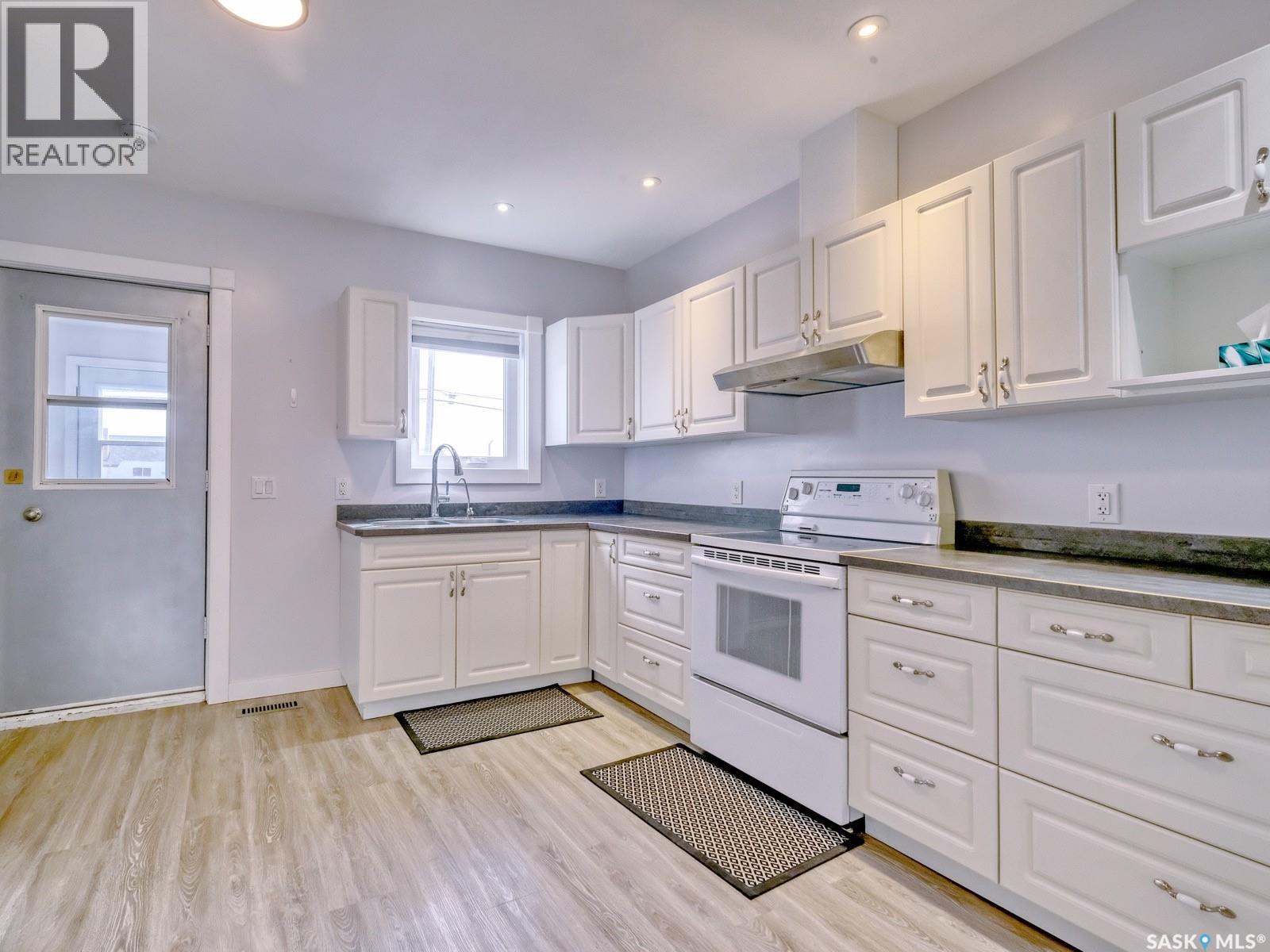 204 2nd AVENUE W - 16