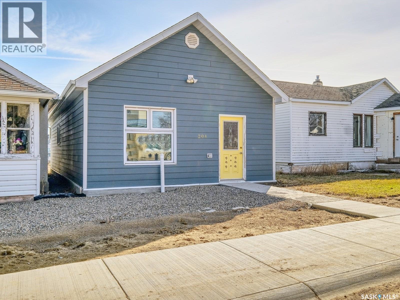 204 2nd AVENUE W - 3