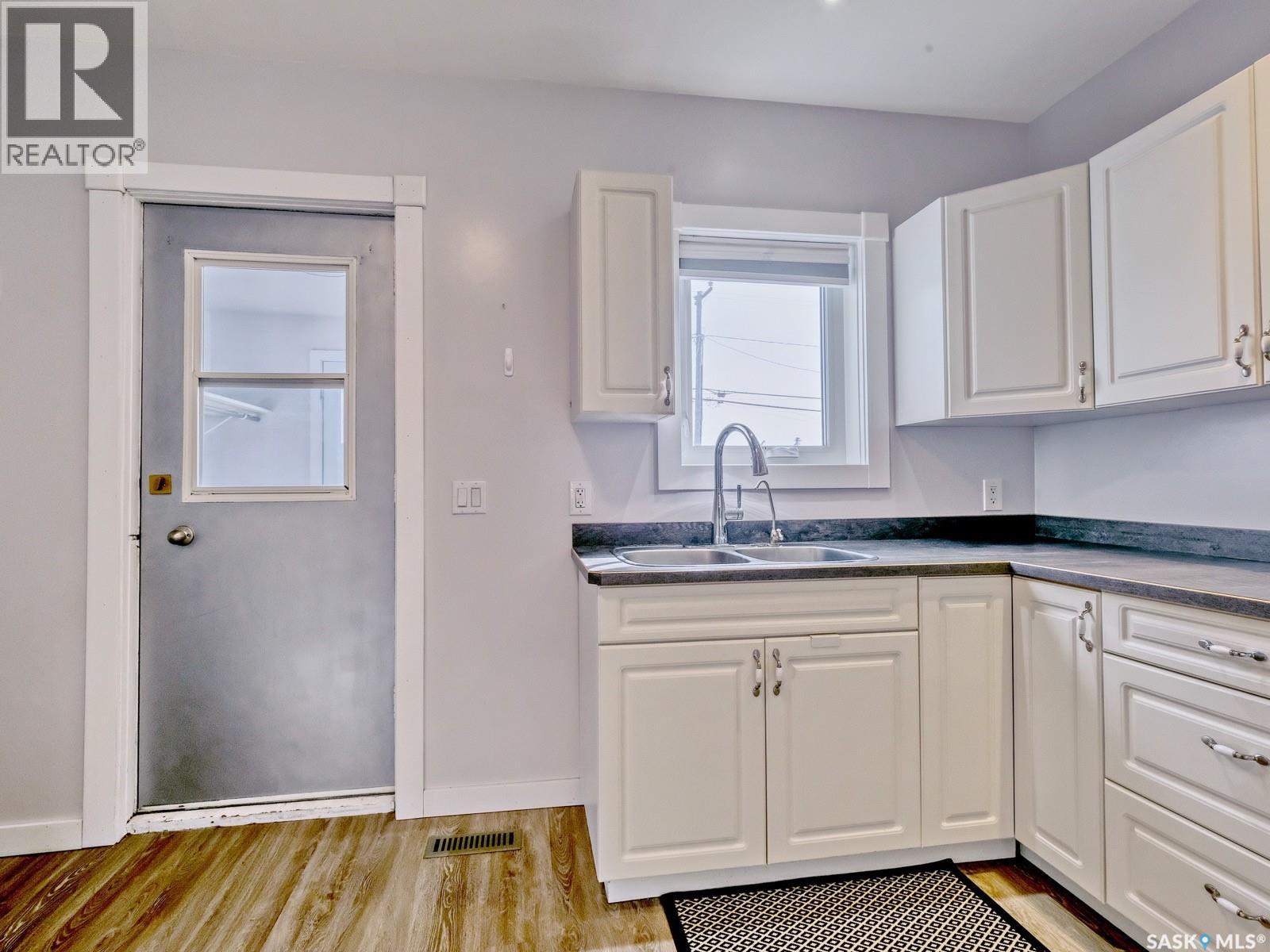 204 2nd AVENUE W - 36