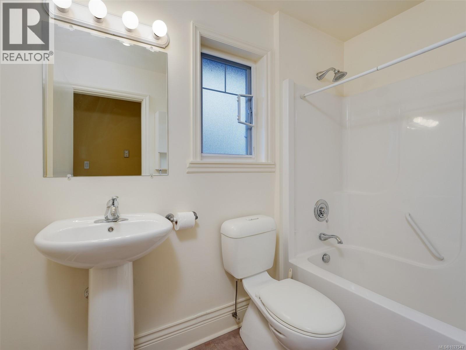 756 Newbury St - 34
