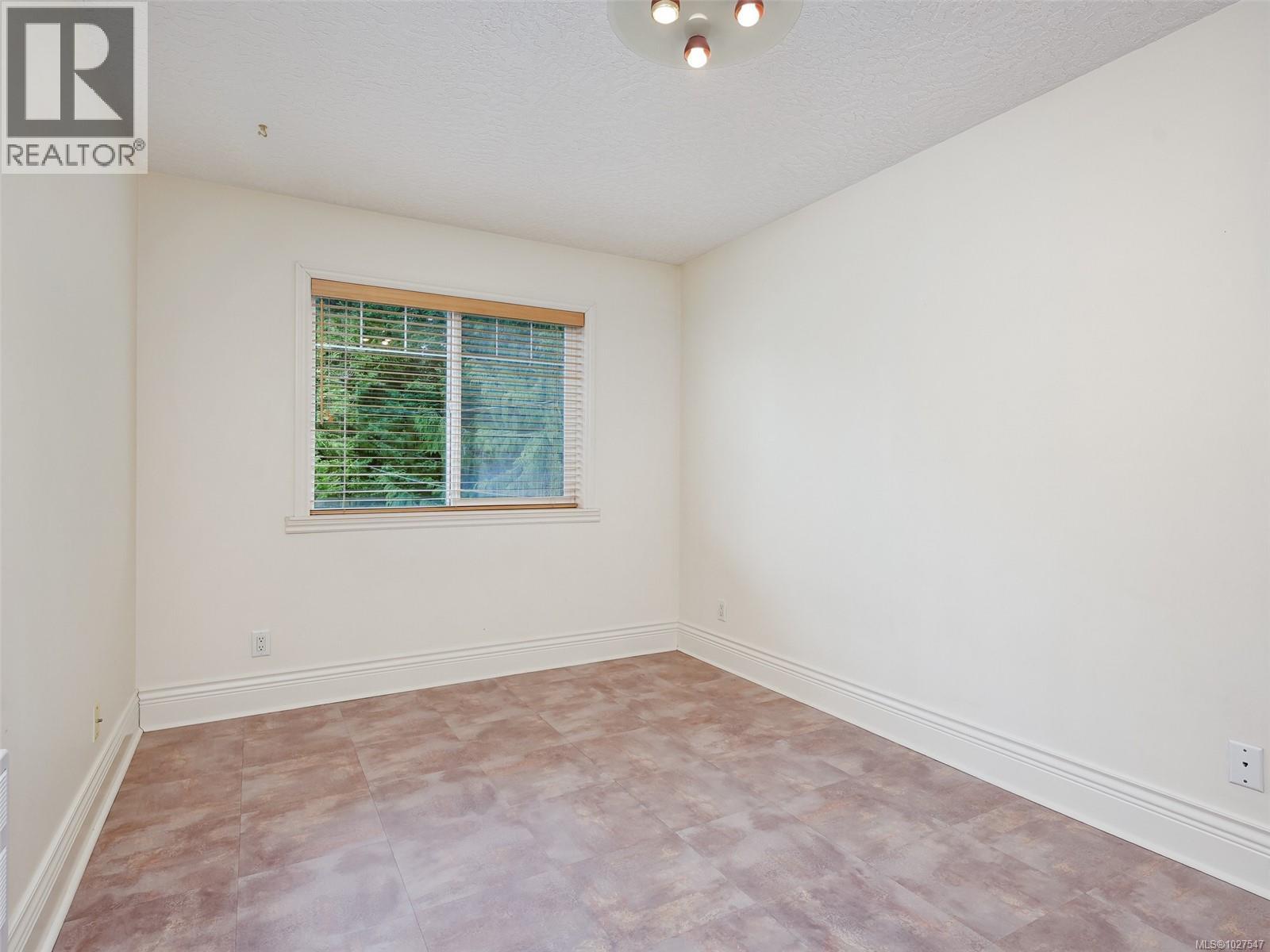 756 Newbury St - 32