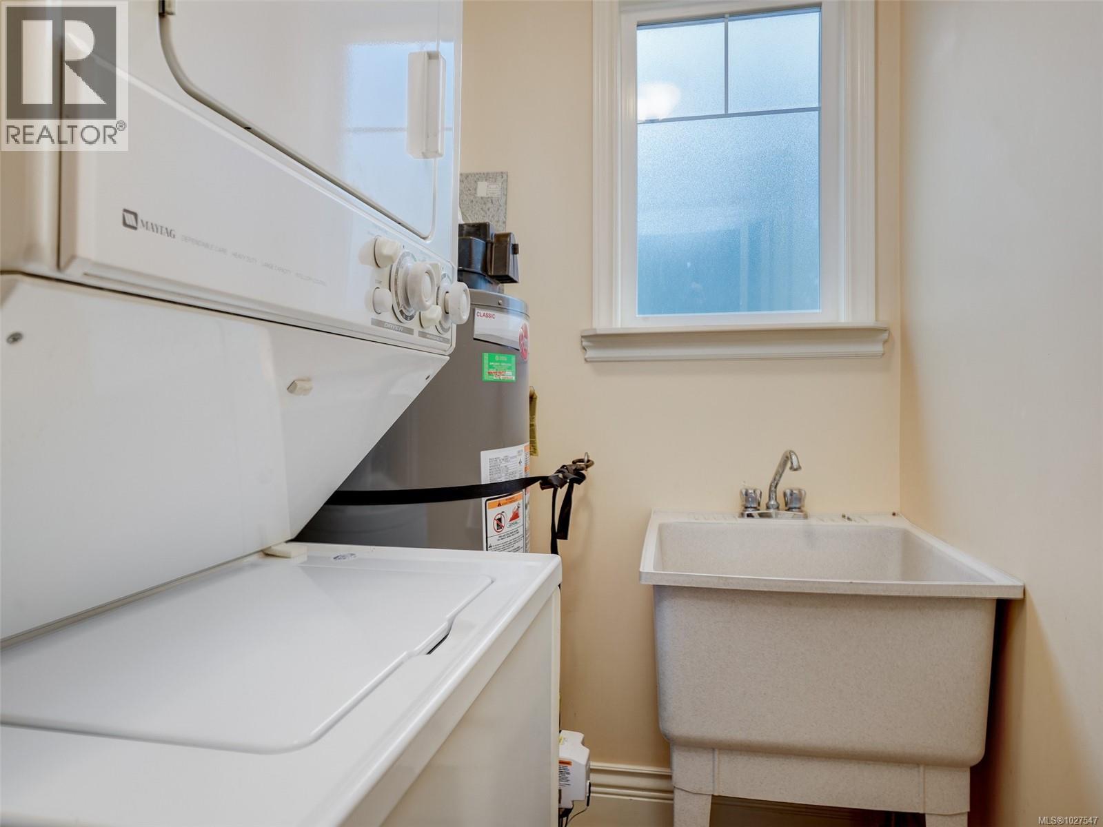 756 Newbury St - 35