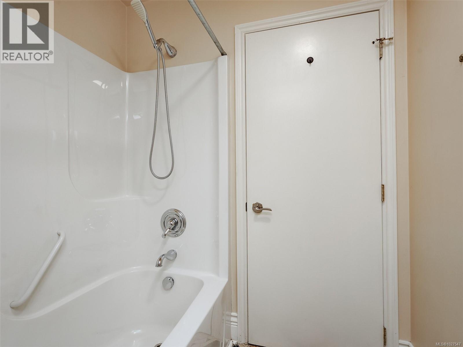 756 Newbury St - 31