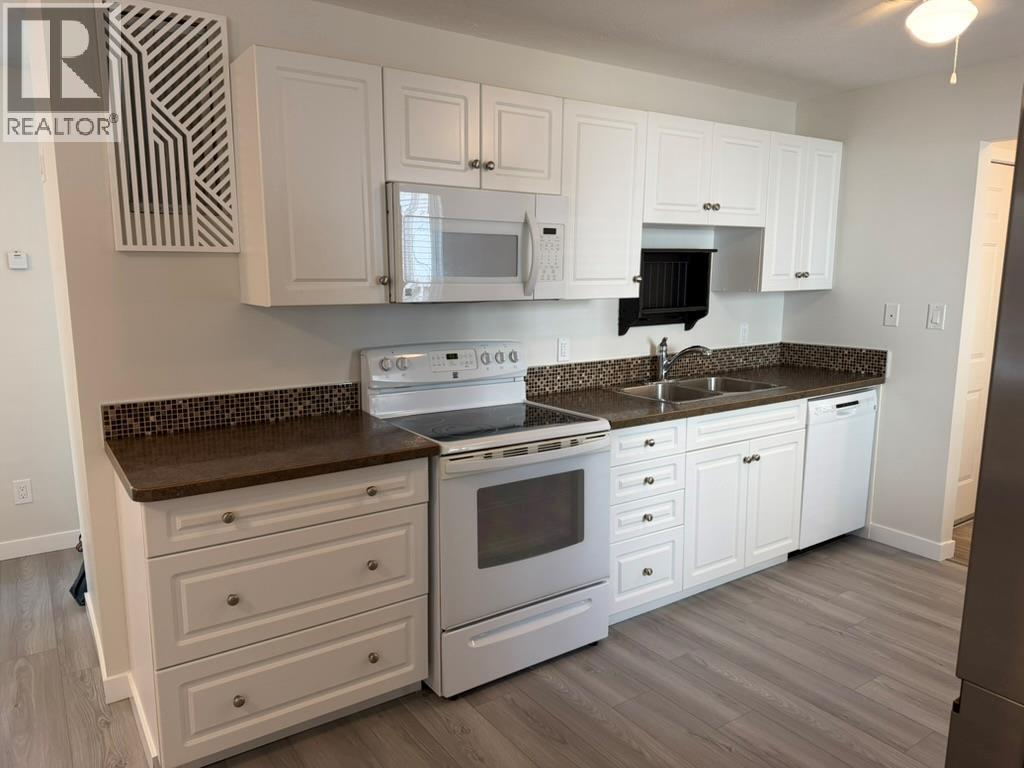 309 100A Avenue - 12