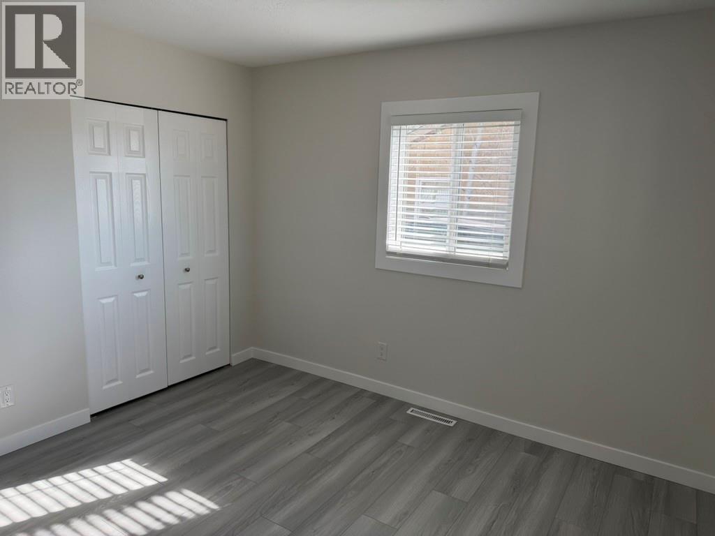 309 100A Avenue - 16