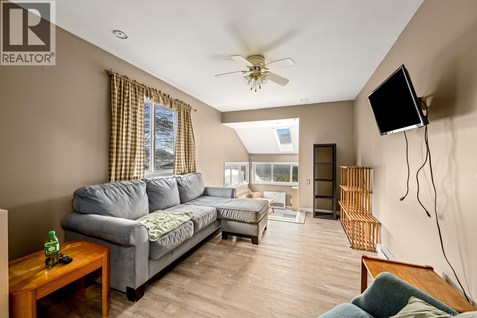 32 Hardy Way, Port Hardy