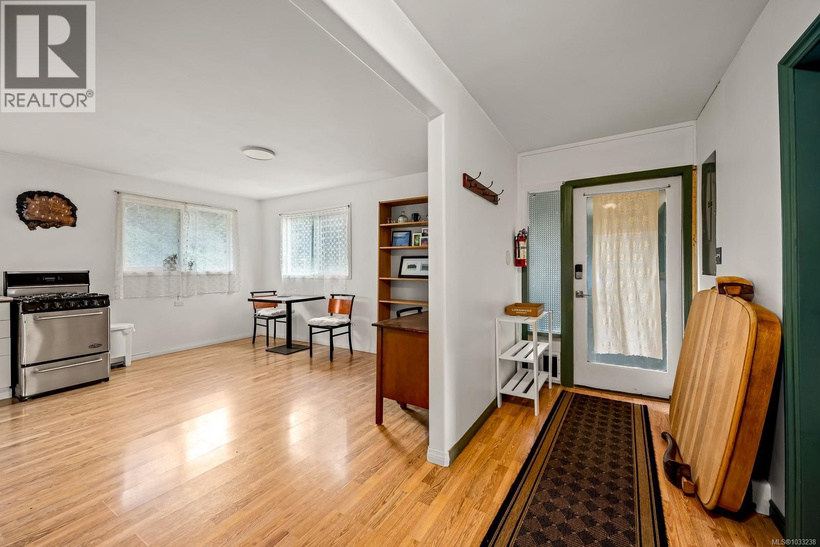 32 Hardy Way, Port Hardy