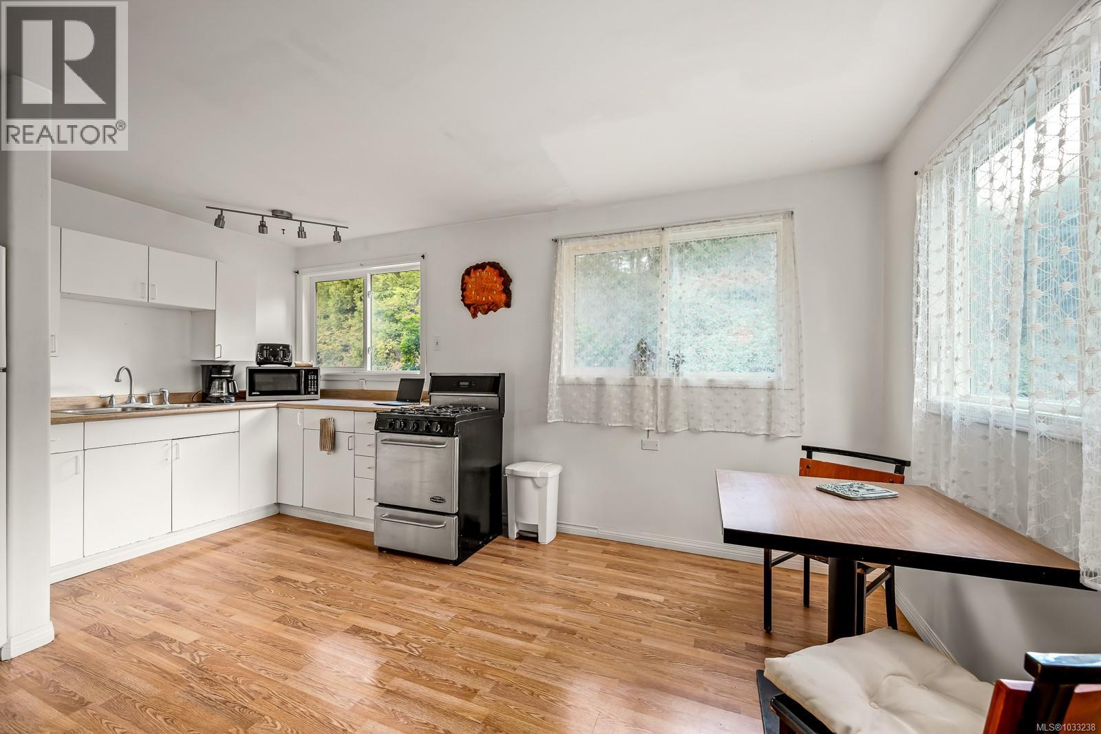32 Hardy Way, Port Hardy