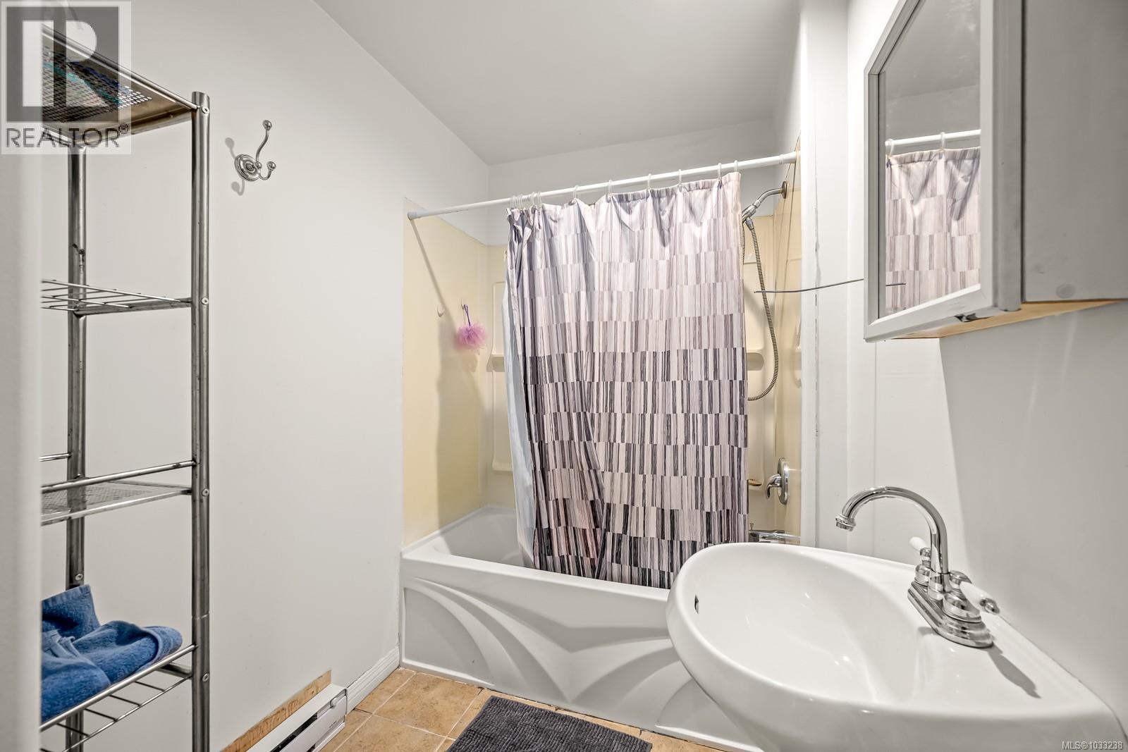 32 Hardy Way, Port Hardy