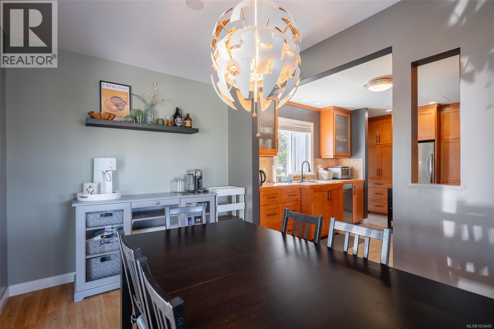 502 Davis Rd - 10
