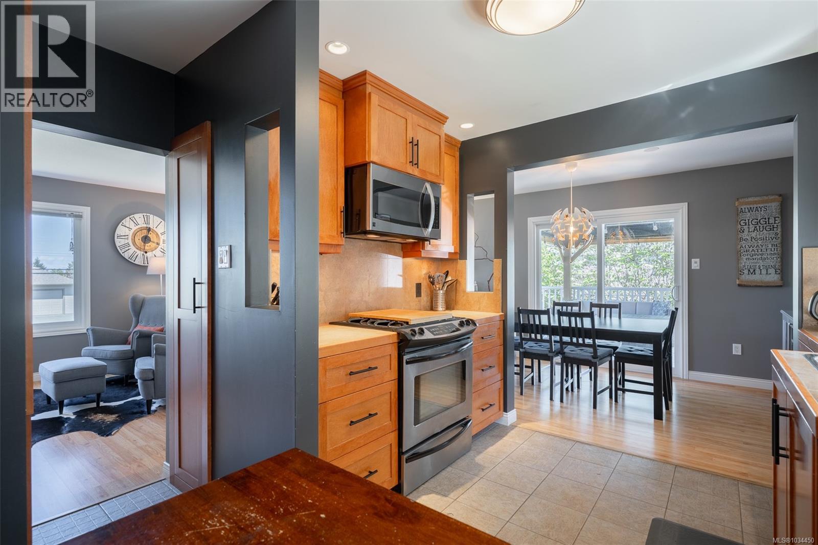 502 Davis Rd - 15