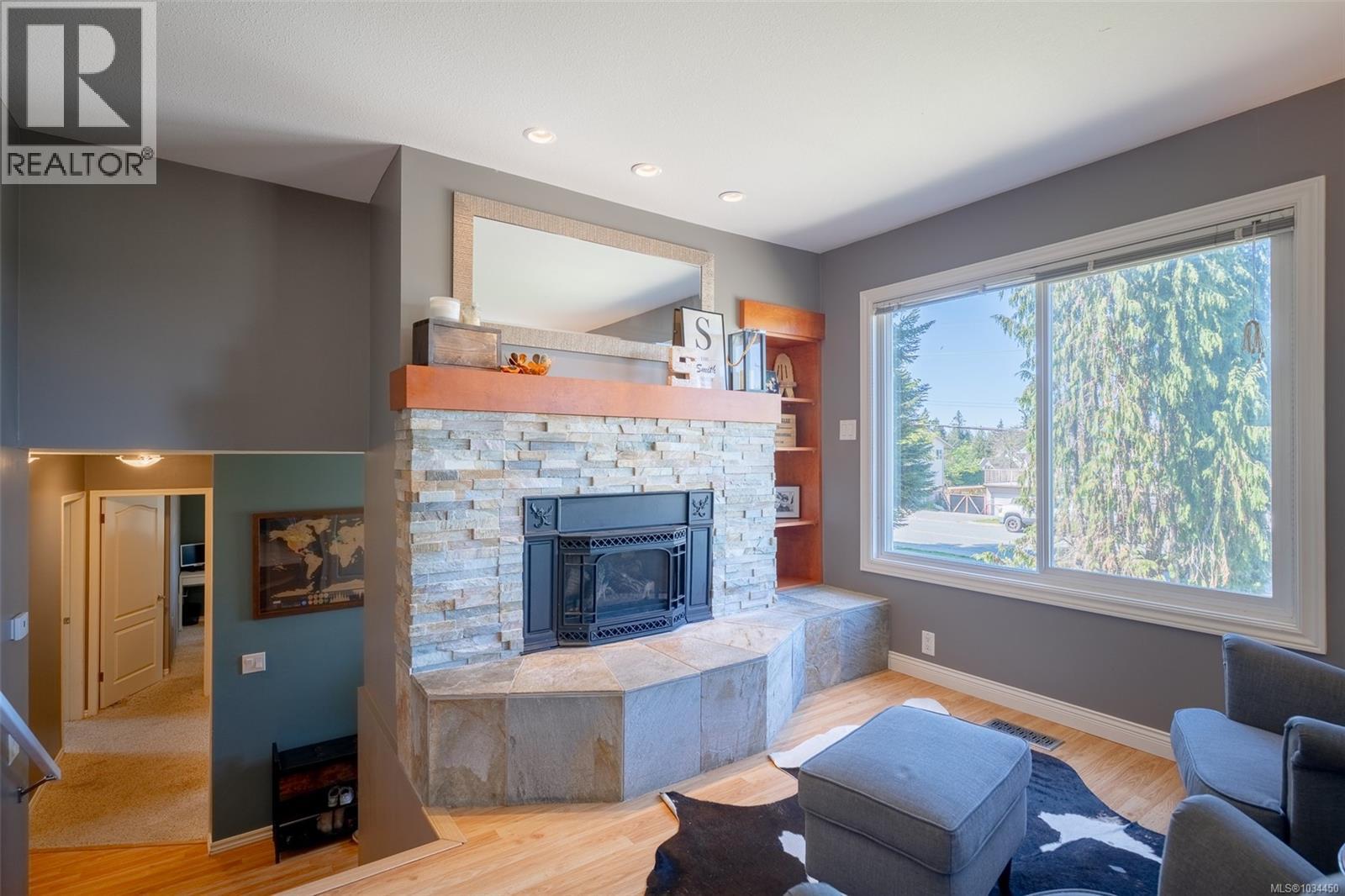 502 Davis Rd - Image 3