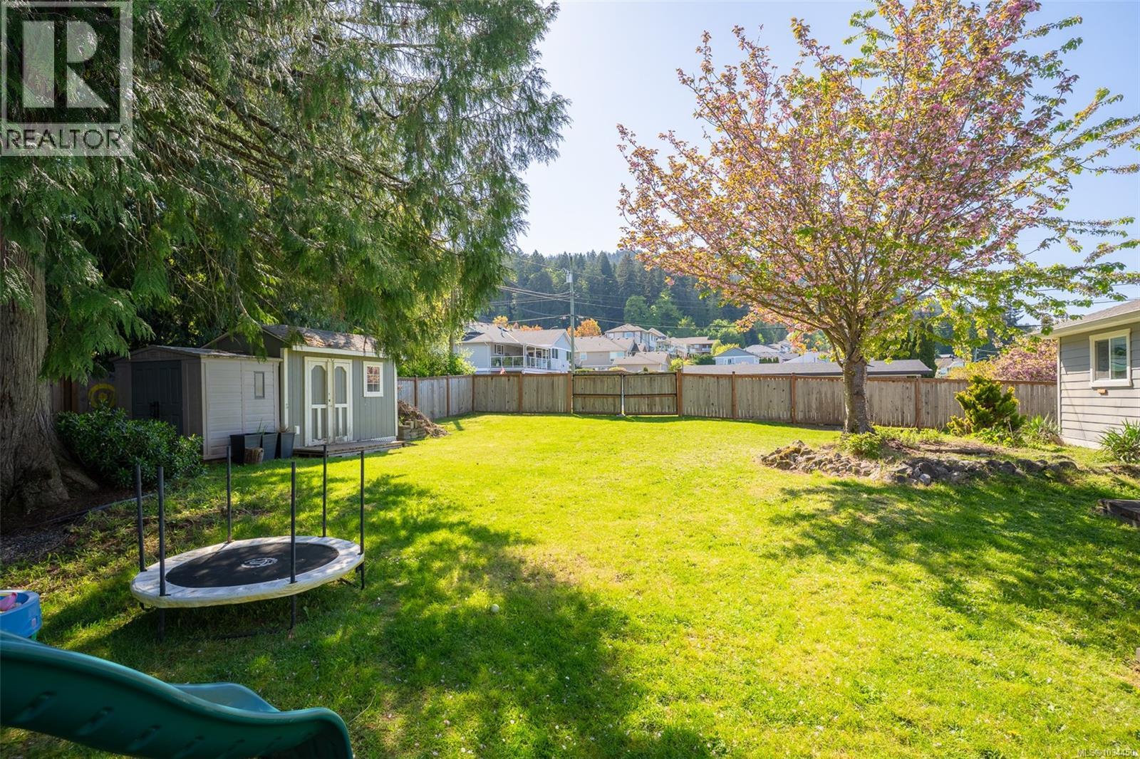 502 Davis Rd - 36