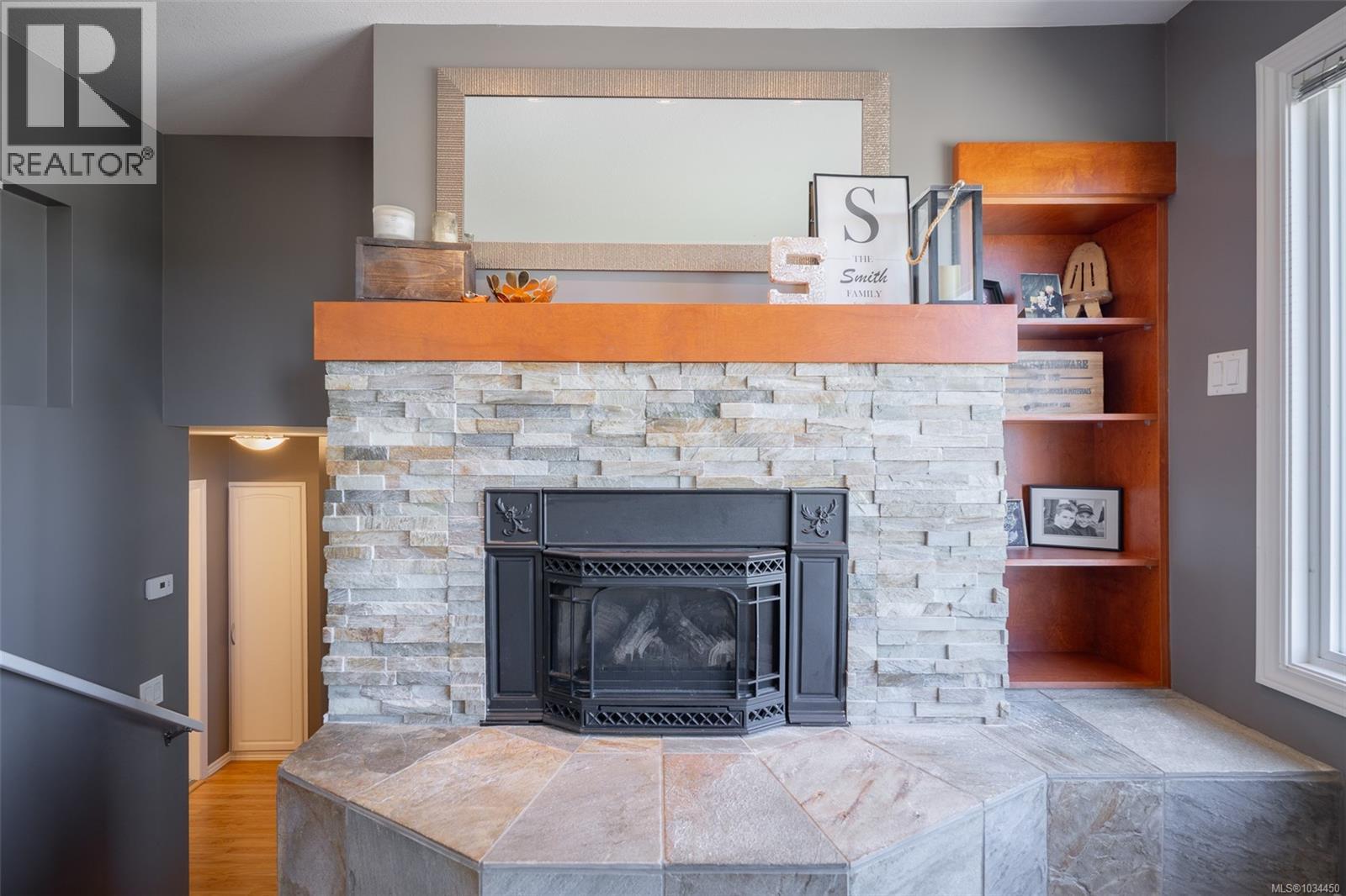 502 Davis Rd - 4