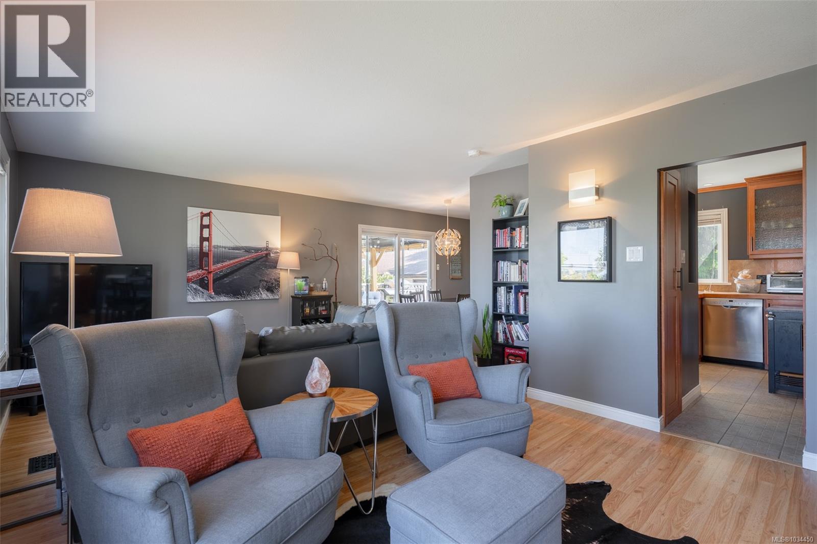 502 Davis Rd - 5