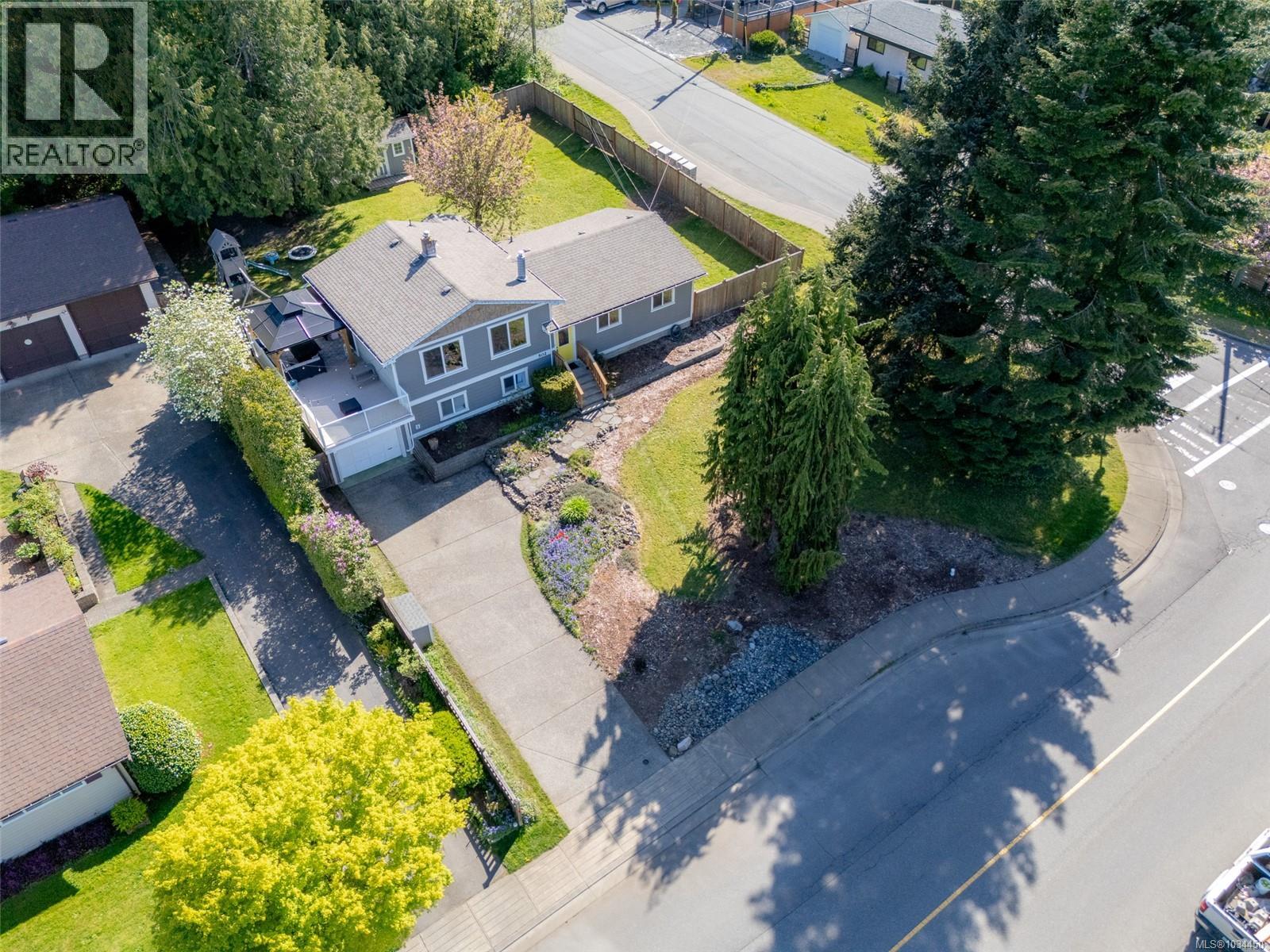 502 Davis Rd - 53