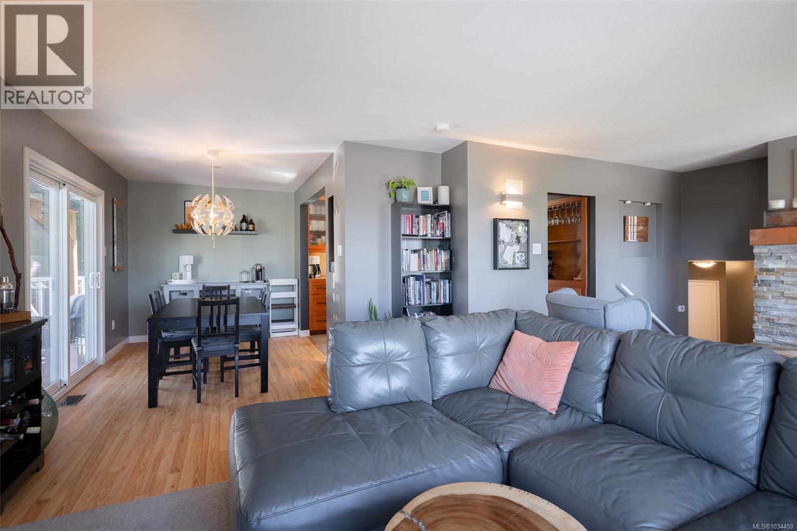 502 Davis Rd - 8