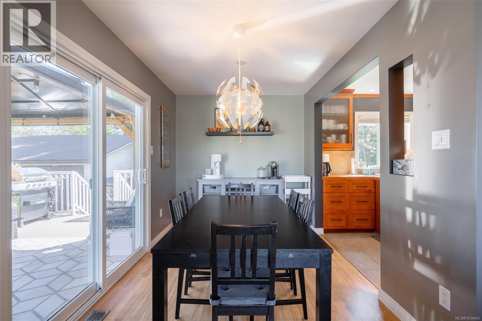 502 Davis Rd - 9