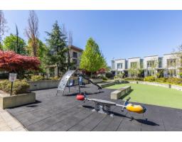 439 13321 102a Avenue, Surrey, BC V3T1P6 Photo 38