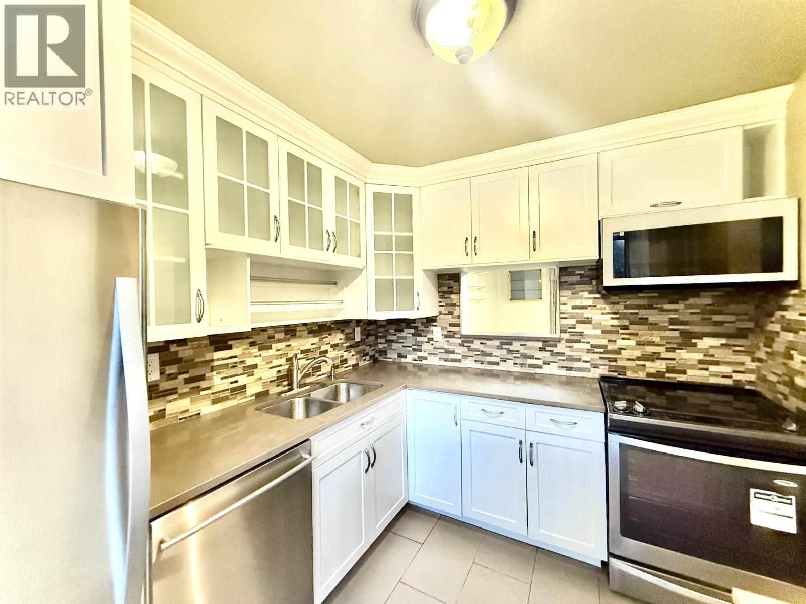 111 2915 NORMAN AVENUE, Coquitlam