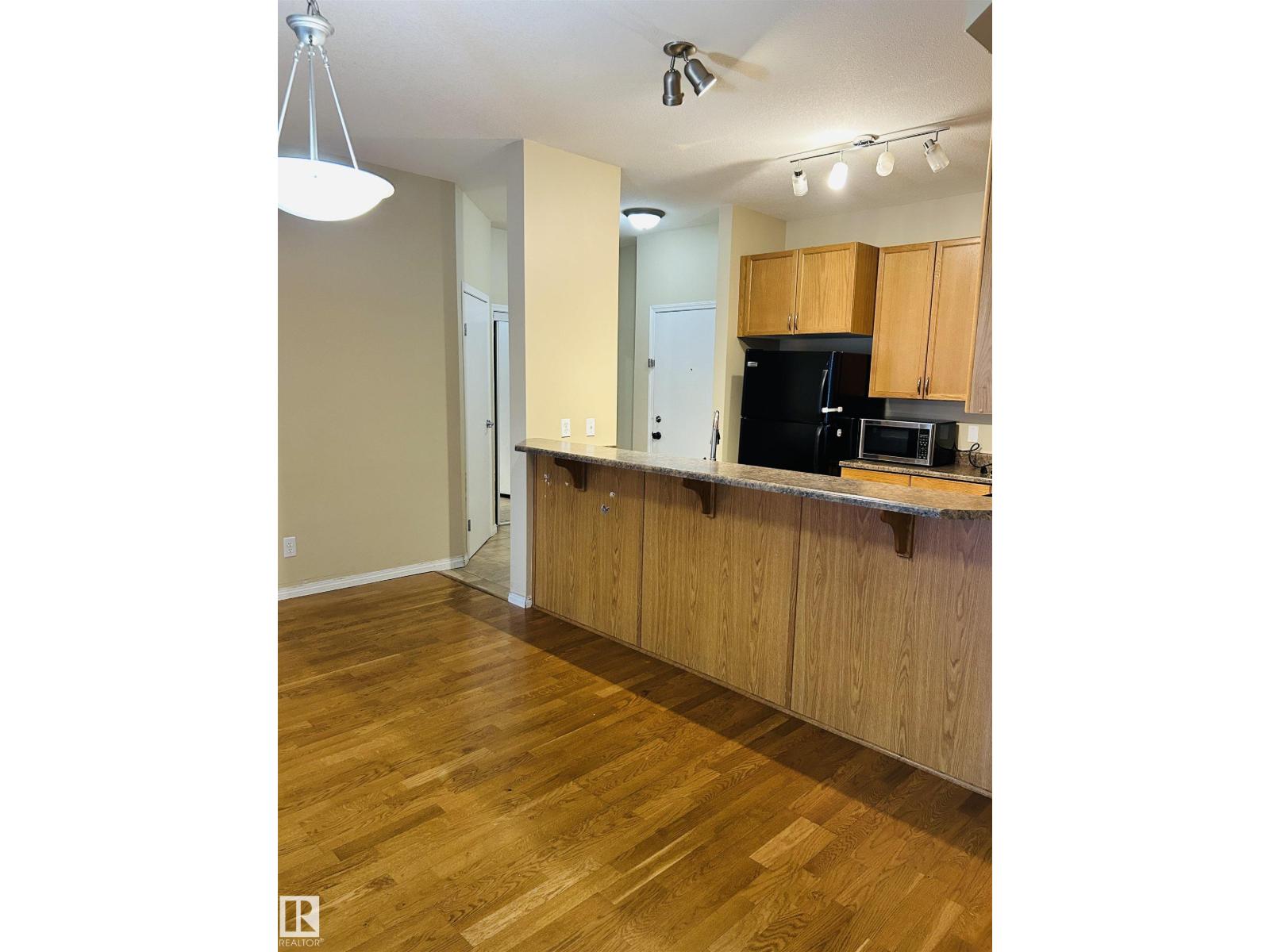 #214 4304 139 AV NW, Edmonton