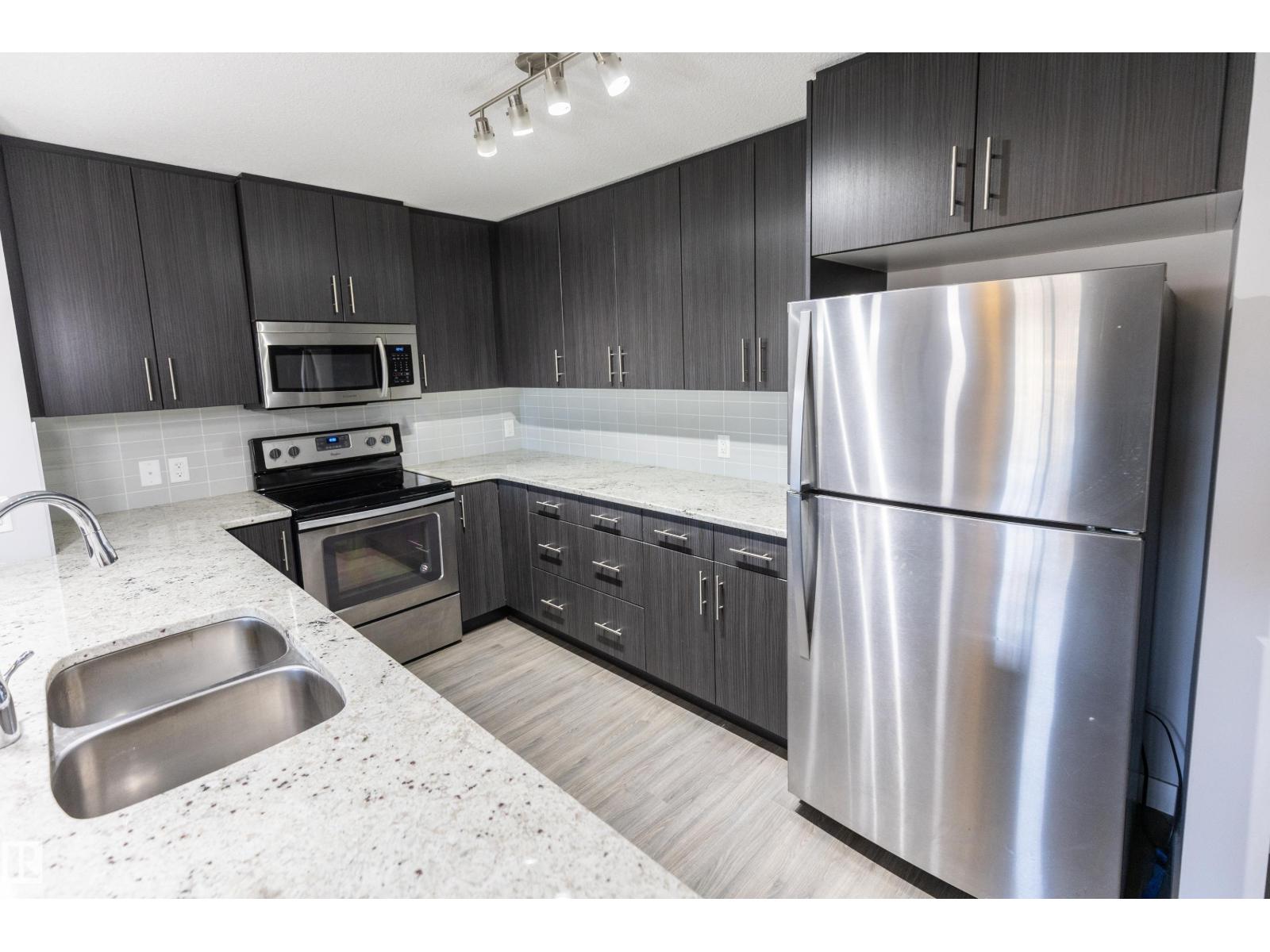 #107 3670 139 AV NW, Edmonton