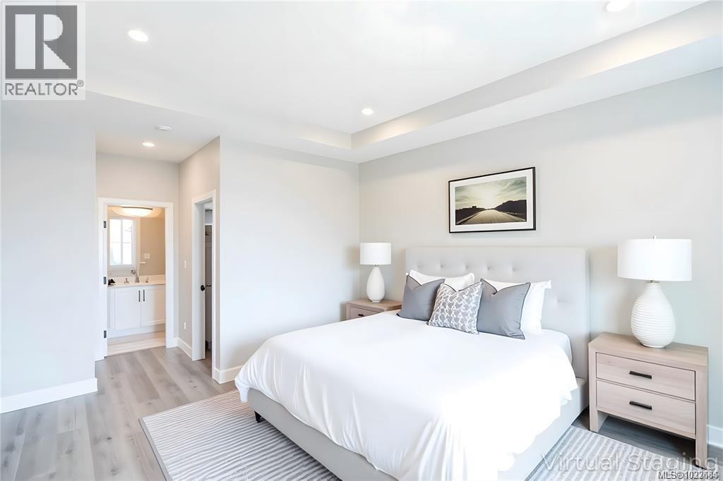 671 Sanderson Rd - 30