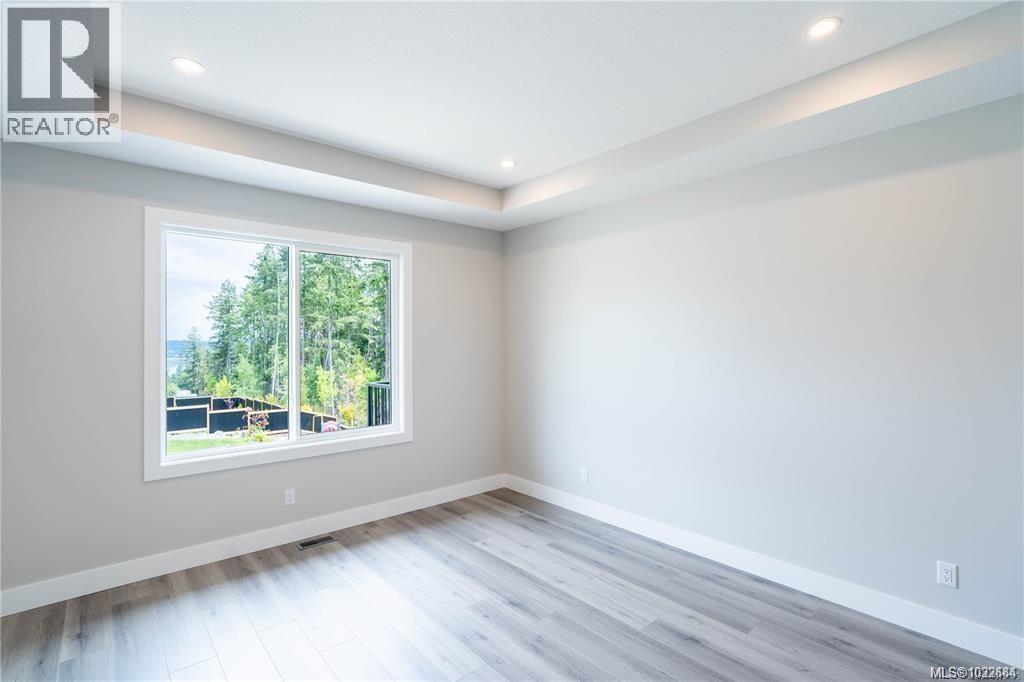 671 Sanderson Rd - 31